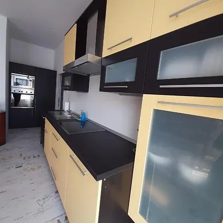 아파트 Zluty Apartman A6 V Chomutove *