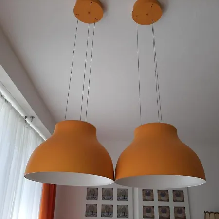Zluty Apartman A6 V Chomutove * 호무토프